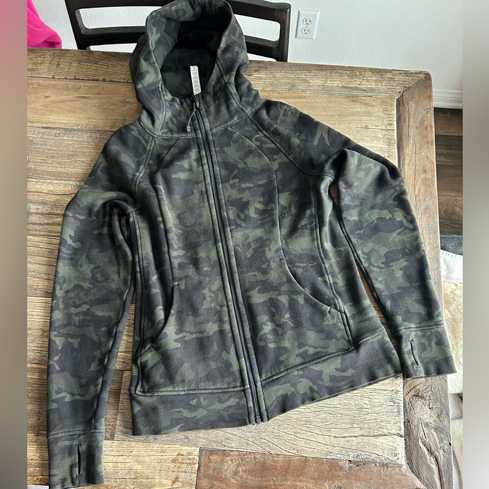 Lululemon Size 10 Scuba Camo Hoodie